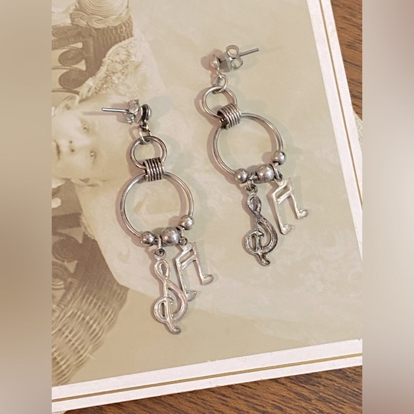 Vintage Silver Tone Musical Symbol Dangle Earrings - Picture 4 of 5